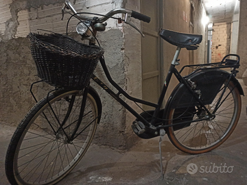 Bicicletta con cestino