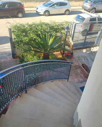 Villetta con giardino e garage