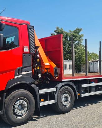 RENAULT 8X2