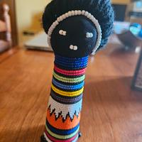bambola zulu Africa con perline 
