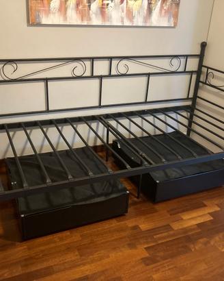 letto metallo nero con contenitore sotto letto