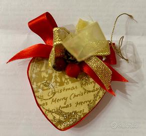 Decorazione natalizia a forma di cuore