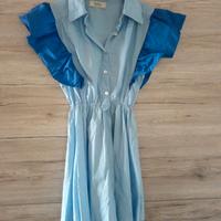 Vestitino azzurro con maniche blu 