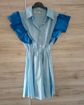 Vestitino azzurro con maniche blu 