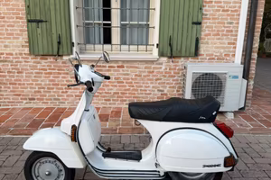 Vespa p150x