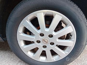 Ruote complete, consegna a mano.