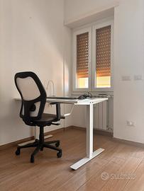 Scrivania IKEA regolabile in altezza 120x70