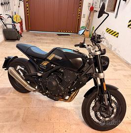 Moto Brixton CROSSFIRE 500