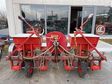 Seminatrice pneumatica marca PIGOLI a 4 file per m