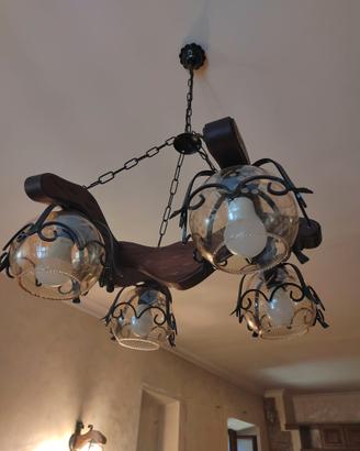 Lampadario con 4 applique stile rustico. 