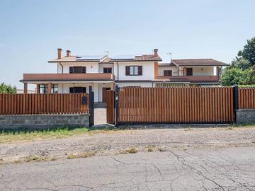 Villa di 270 m² con più di 5 locali a Viterbo