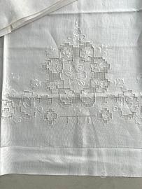 Set asciugamani ricamati a mano