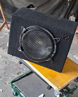 cassa subwoofer hertz