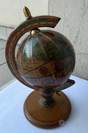 Piccolo globo antico da tavolo