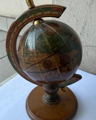 Piccolo globo antico da tavolo