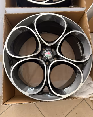 Kit 4 Cerchi Originali Alfa Romeo Stelvio 8,5X20