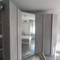 Armadio con cabina armadio specchiata + comò 