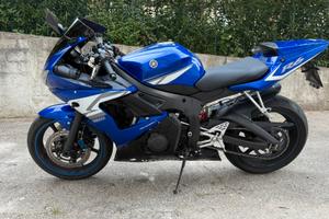 Yamaha R6 - Anno 2004