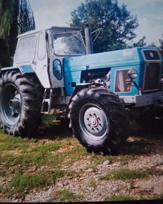 Trattore agricolo