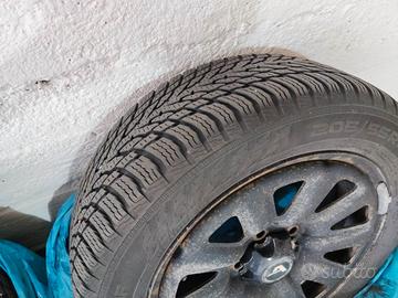 4 Gomme invernali 205/55/16 con 4 cerchi in ferro 