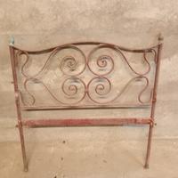 letto singolo in ferro battuto fine '700.   €  500