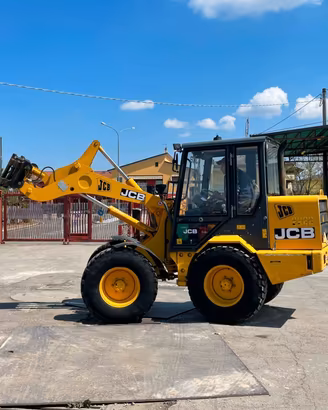 P38 Pala gommata JCB 406 targata