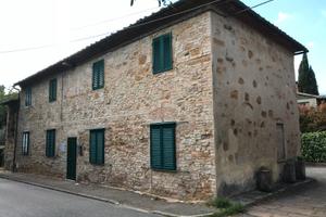 Palazzina residenziale indipendente nelle campagne