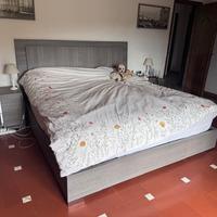 Letto matrimoniale con materasso + due comodini