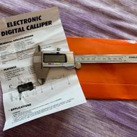 Calibro digitale in acciaio 150 mm nuovo