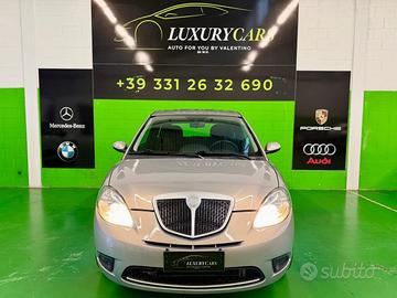 Lancia Ypsilon 1.4 16V MomoDesign