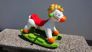 Clementoni-cavallino a dondolo interattivo