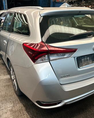 Ricambi Toyota Auris HYBRID ver. E180