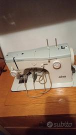 Elna Supermatic con mobile e accessori