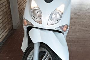 scooter Yamaha 250