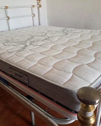 materasso matrimoniale come nuovo