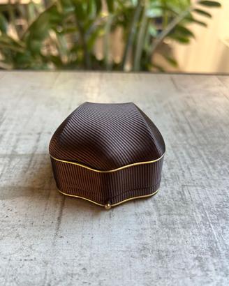 Scatola astuccio per anello a conchiglia 