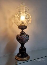 Lampada in vetro d’epoca lume antiquariato vintage