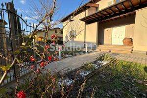 Villa di 270 m² con 5 locali e box auto a Figline 