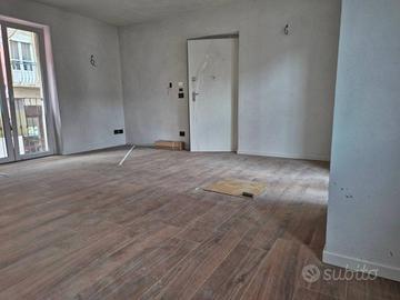 Appartamento di 96 m² con 4 locali e box auto a Bo
