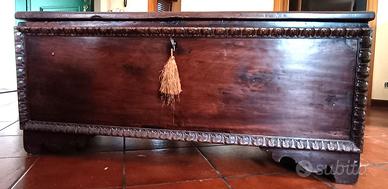 cassapanca antica in noce