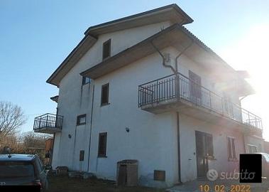 Casa indipendente su tre livelli a Montefalcione