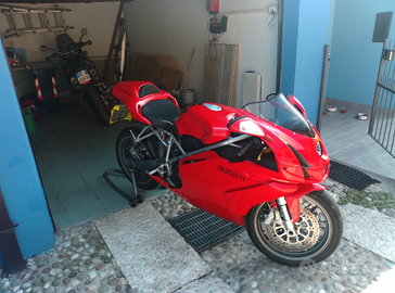 Ducati 749 dark 2004
