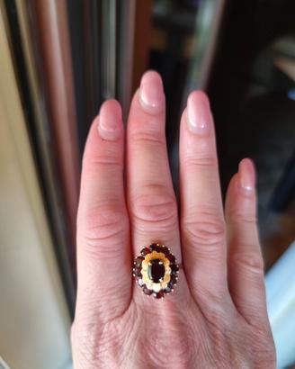 Anello vintage Oro 18kt con granate.