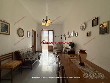Casa, Valderice.
