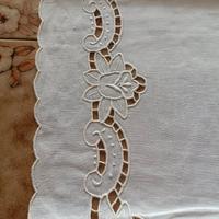 Asciugamano Vintage in Puro Lino con Ricamo