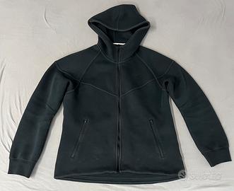 Nike tech