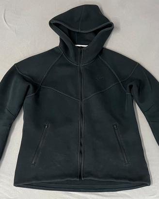 Nike tech
