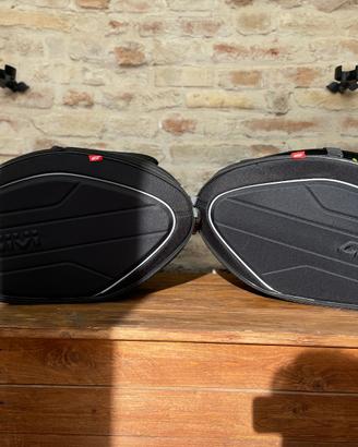 Borse Moto GIVI EA100C - Nuove, mai usate