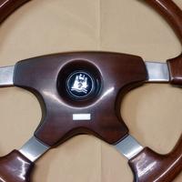 volante Momo in radica di noce