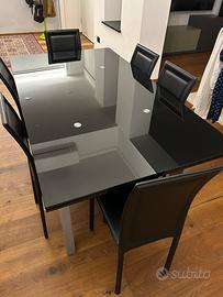 Tavolo cristallo nero